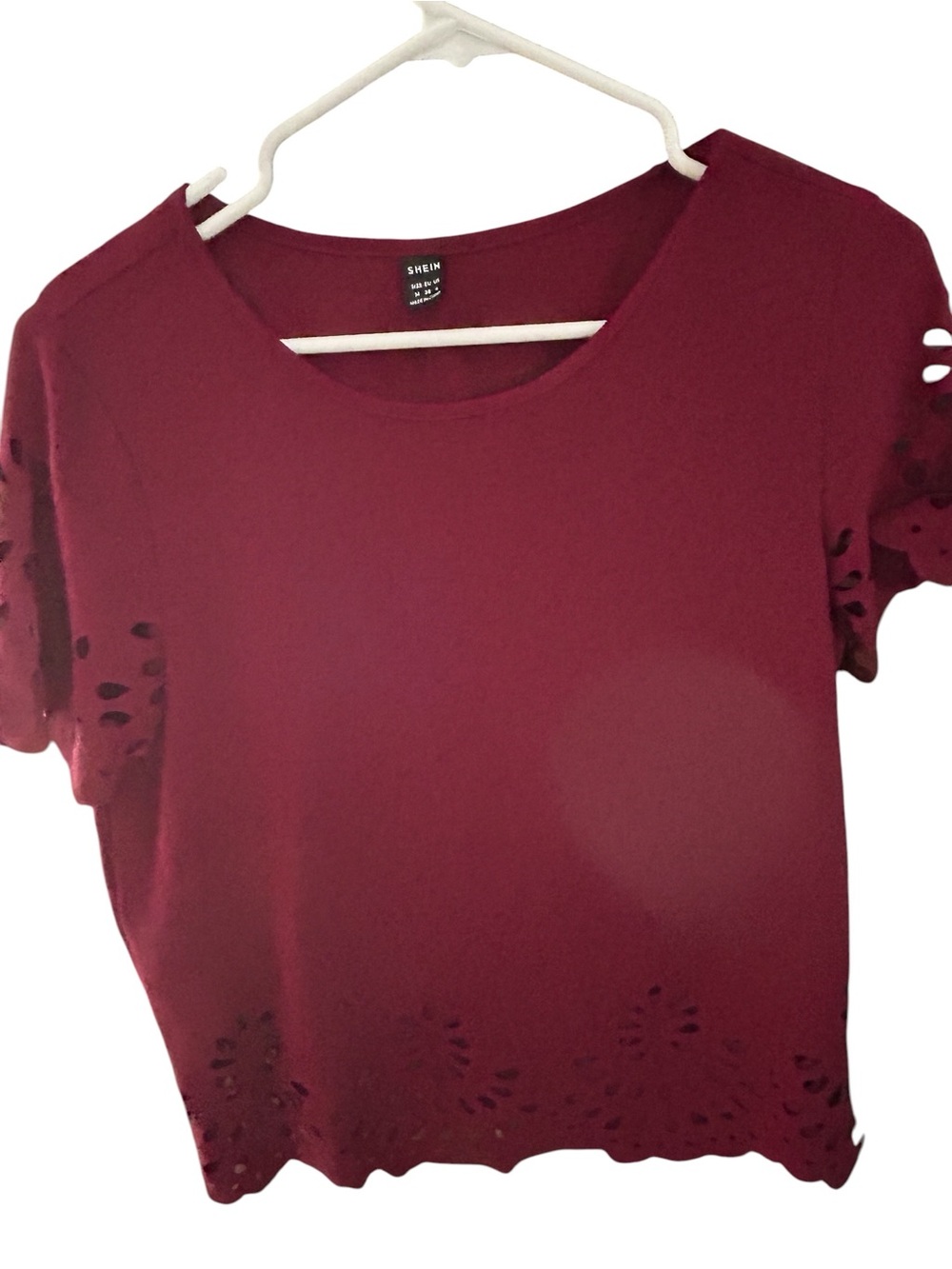 SHEIN Wine Red Short Sleeve Top with Laser-Cut Hem Floral SZ M Casual Office EUC